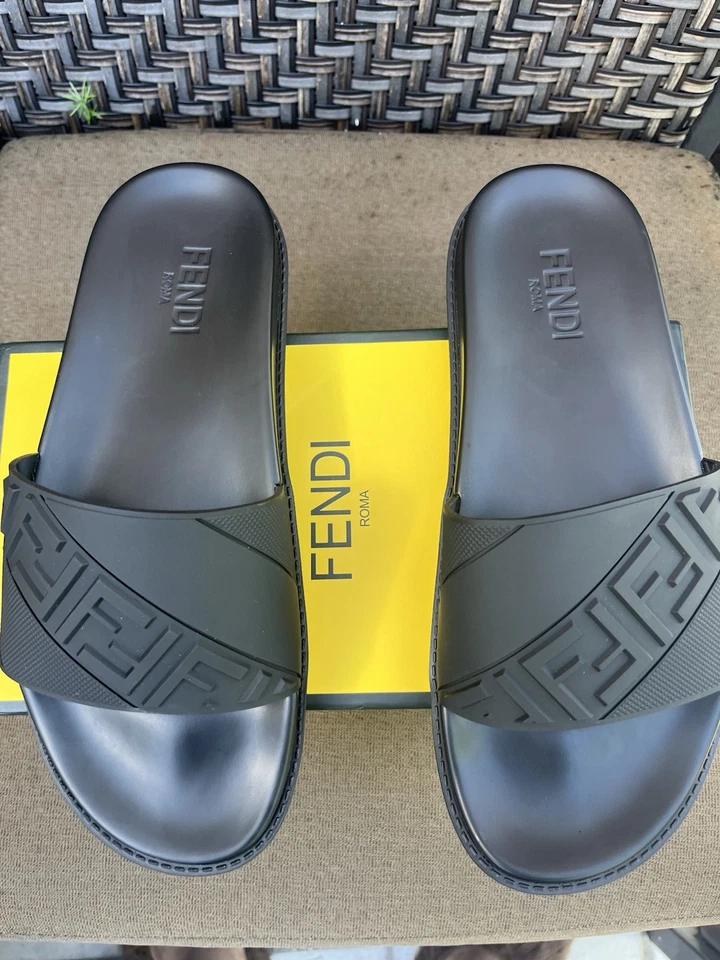 Fendi Hombre Diagonal Logo Slides Talla 13 Totalmente Nuevo Foto 3 de 4