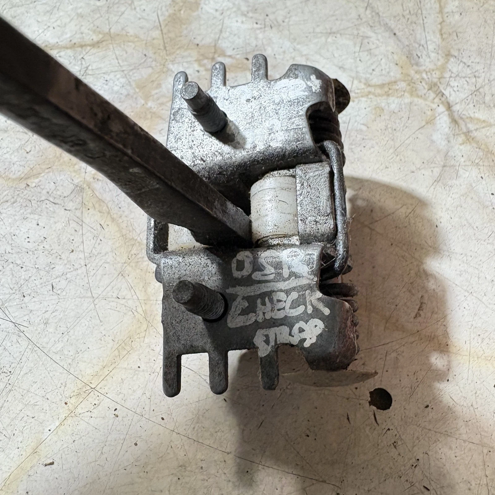Citroen C3 door stay check strap detail photograph