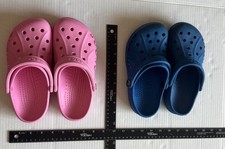 Crocs Classic Unisex Kids Clogs Pink Blue US 5 Rubber Slip-On Strap 2 Pairs