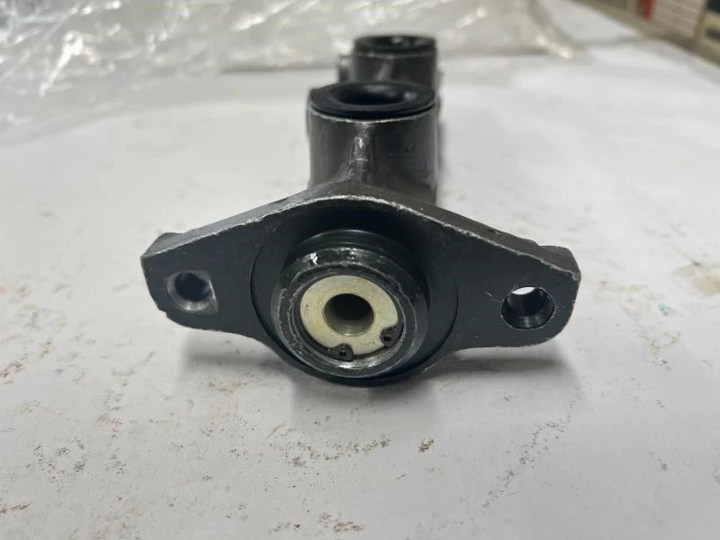 Cilindro maestro de freno para Dodge Shadow Plymouth Sundance Chrysler 1983-1994 Foto 3 de 3
