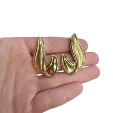 Vtg Avon Gold Tone Swirl Scroll Hatch Woven Textured Pierced Earrings 80s 90s