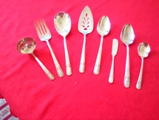 VTG 1940'S WM. ROGERS MFG Co AVALON/CABIN?-8 PC HOSTESS GRAVY-CASSEROLE-CAKE SER