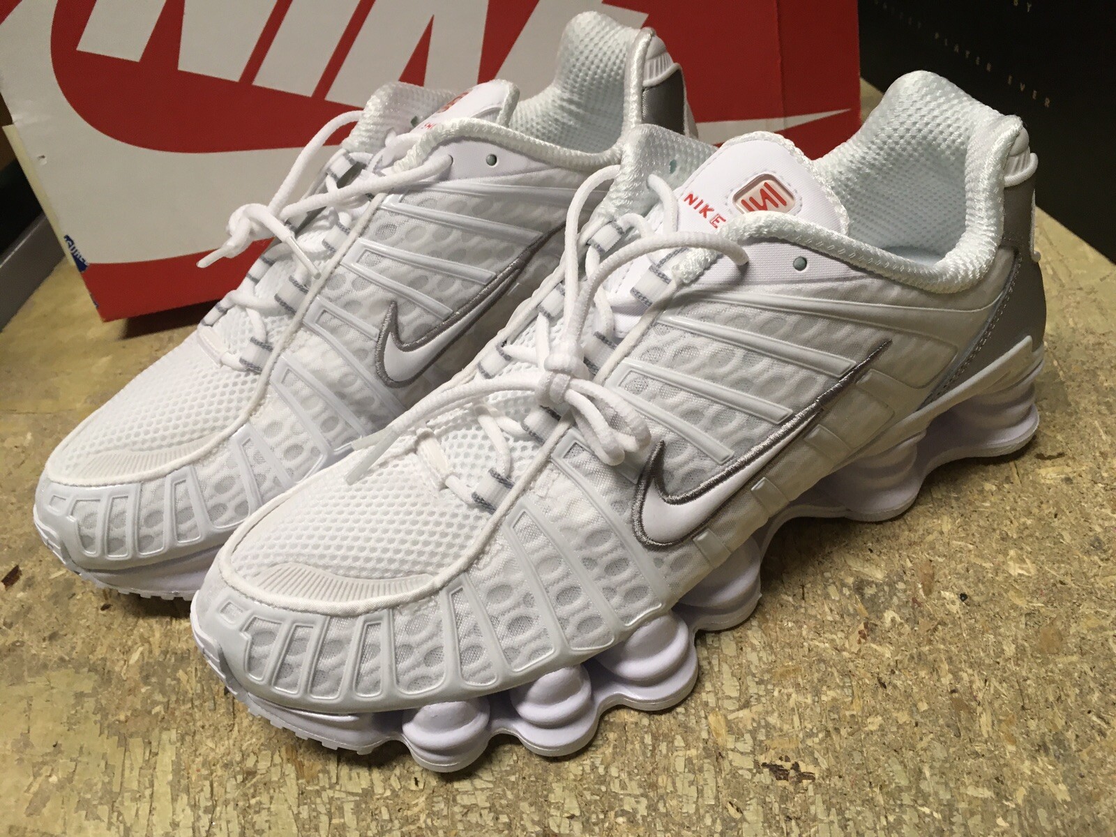Кроссовки Nike Shox TL Red за 5790 руб купить со скидкой в Москве
