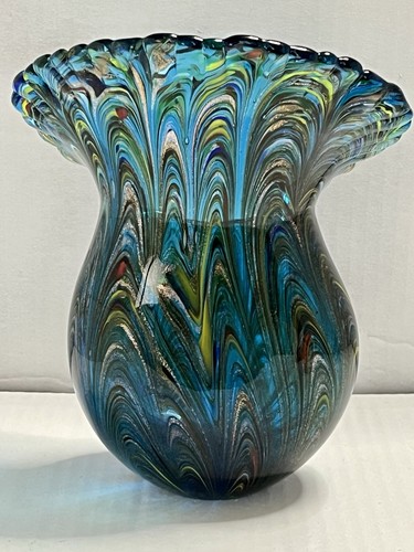 Stunning Peacock Tail Vase Dynasty Gallery Fluted Edges Discontinued 9” Heavy - Picture 3 of 6