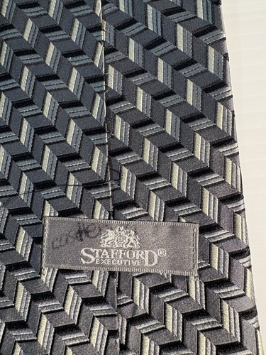 Stafford Men's Necktie Tie 100% Silk Made in USA Black Gray White Chevron - Picture 5 of 8
