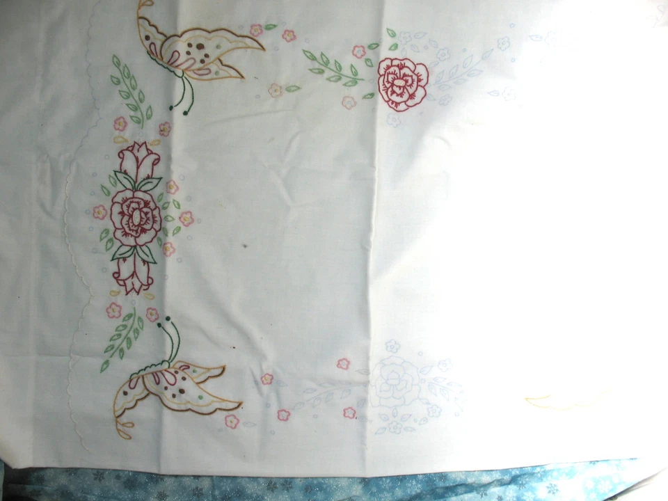 Fundas de almohada que terminas estampadas para bordar Project Floss incluidas 1 par Foto 2 de 4