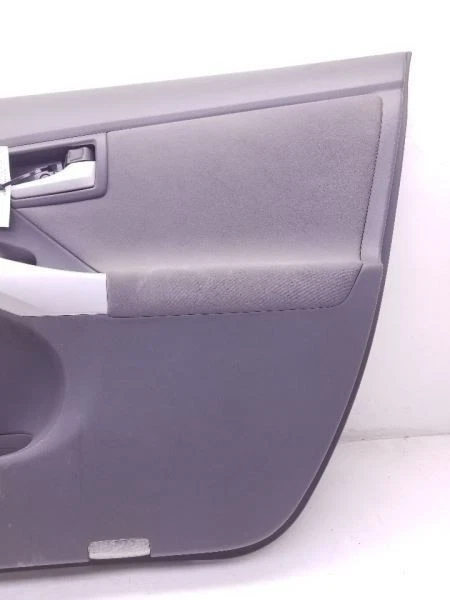 Toyota Prius 2011 montaje del panel de la puerta delantera del lado del pasajero  Foto 4 de 4