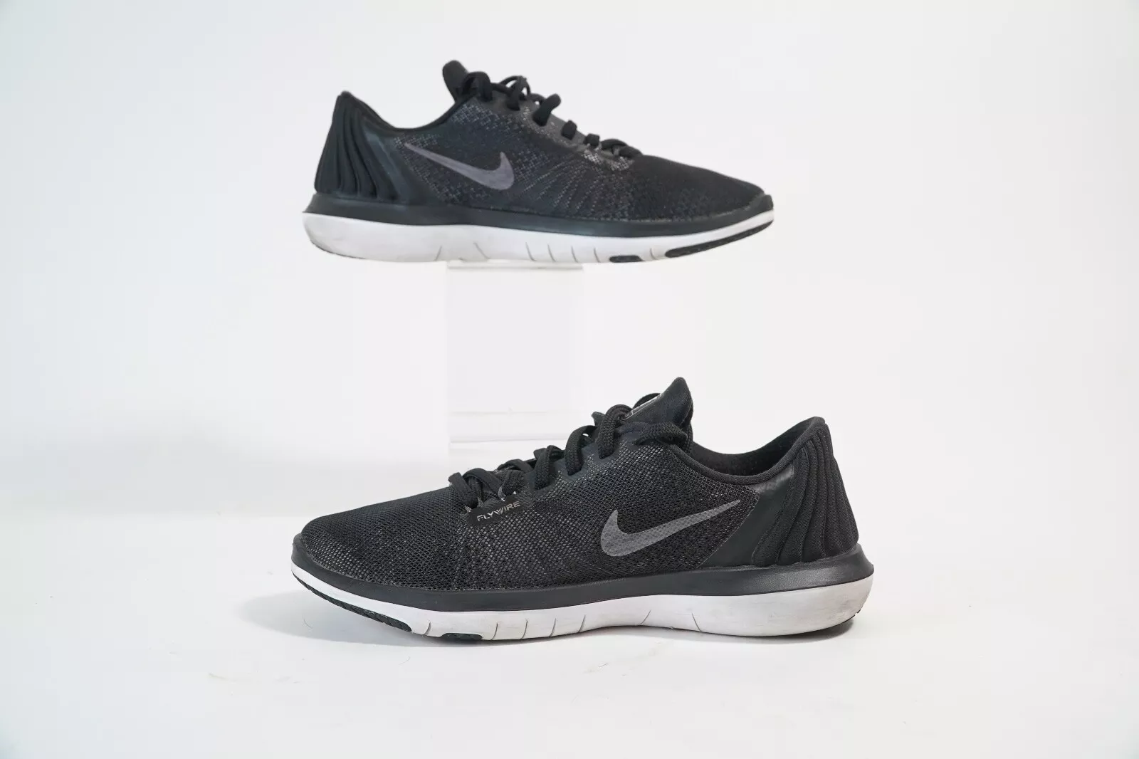 Baskets de course noires Nike Flex Supreme TR 5 852467 001 pour femmes taille 7