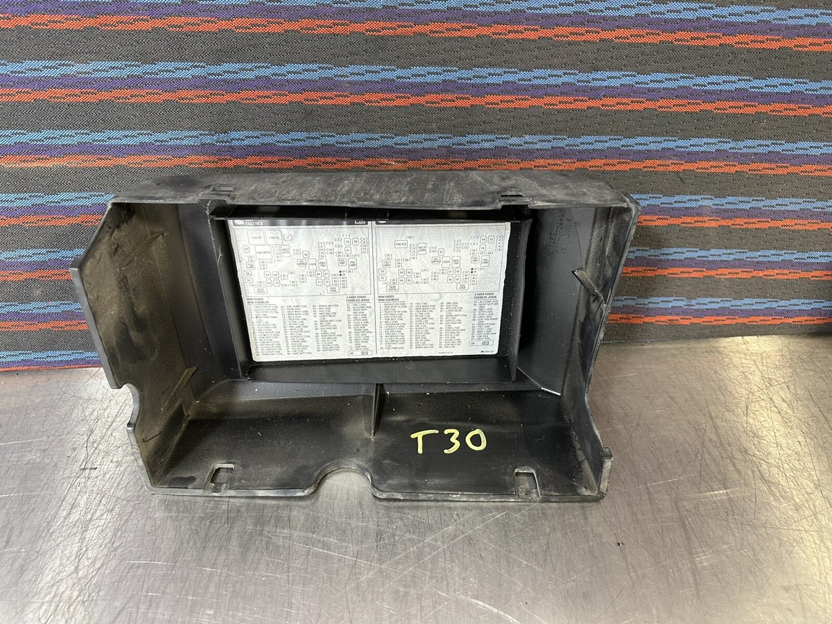 GM OEM Battery Relay Fuse Junction box engine cover 25941375 GM OEM Battery Relay Fuse Junction box engine cover 25941375