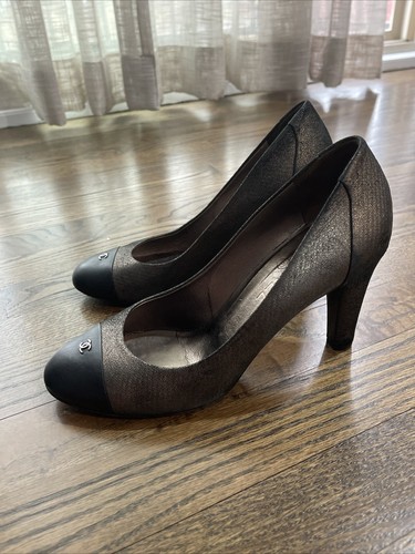 Chanel interlocking CC logo brown black leather heels pumps shoes Size 41 - Picture 2 of 19