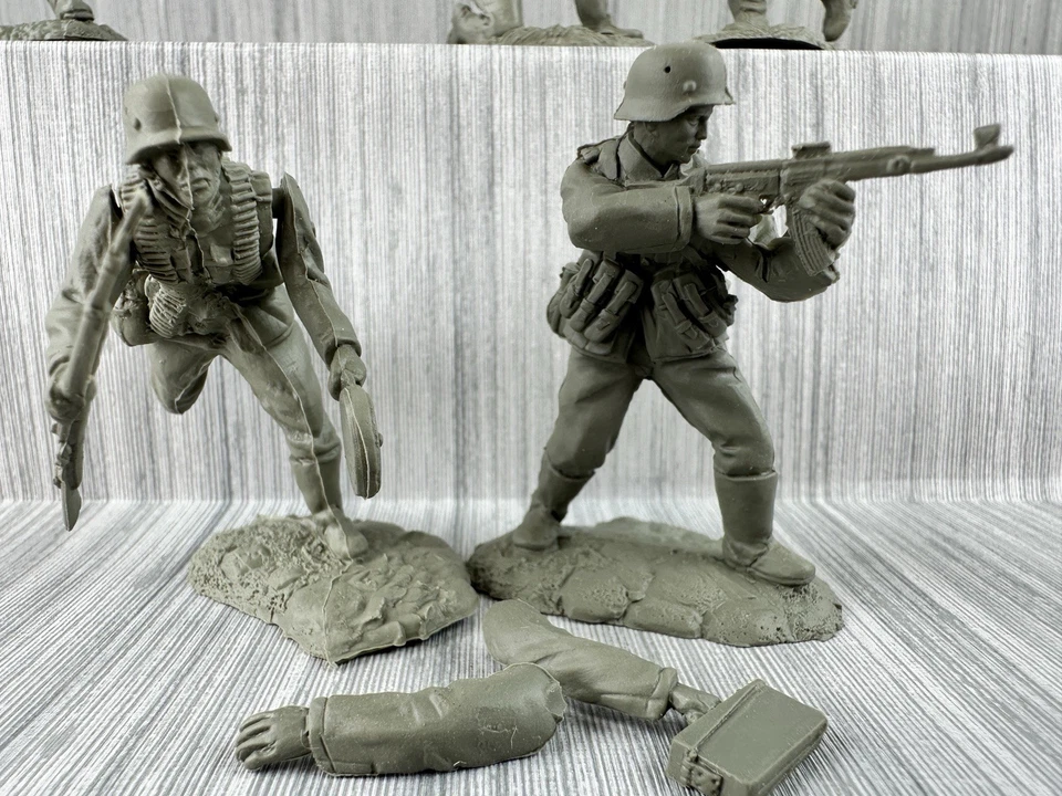 Lote de 8 poses de soldados de juguete alemanes de 54 mm de colección Conte Segunda Guerra Mundial Foto 2 de 4