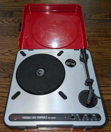 Ion Portable USB Turntable Vinyl Archiver iPTUSB Tested Working w/ Power Adapter - Picture 2 of 7