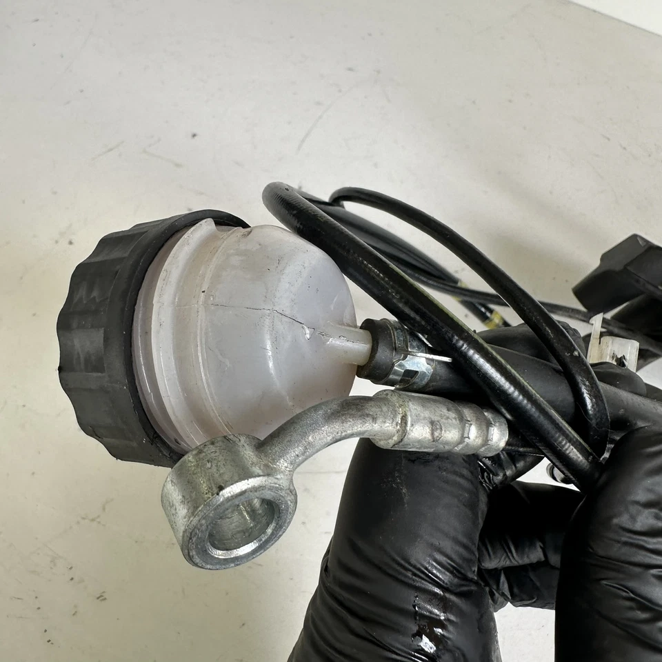 KTM Duke 390 200 2022 freno trasero cilindro maestro clavija soporte palanca Foto 4 de 4