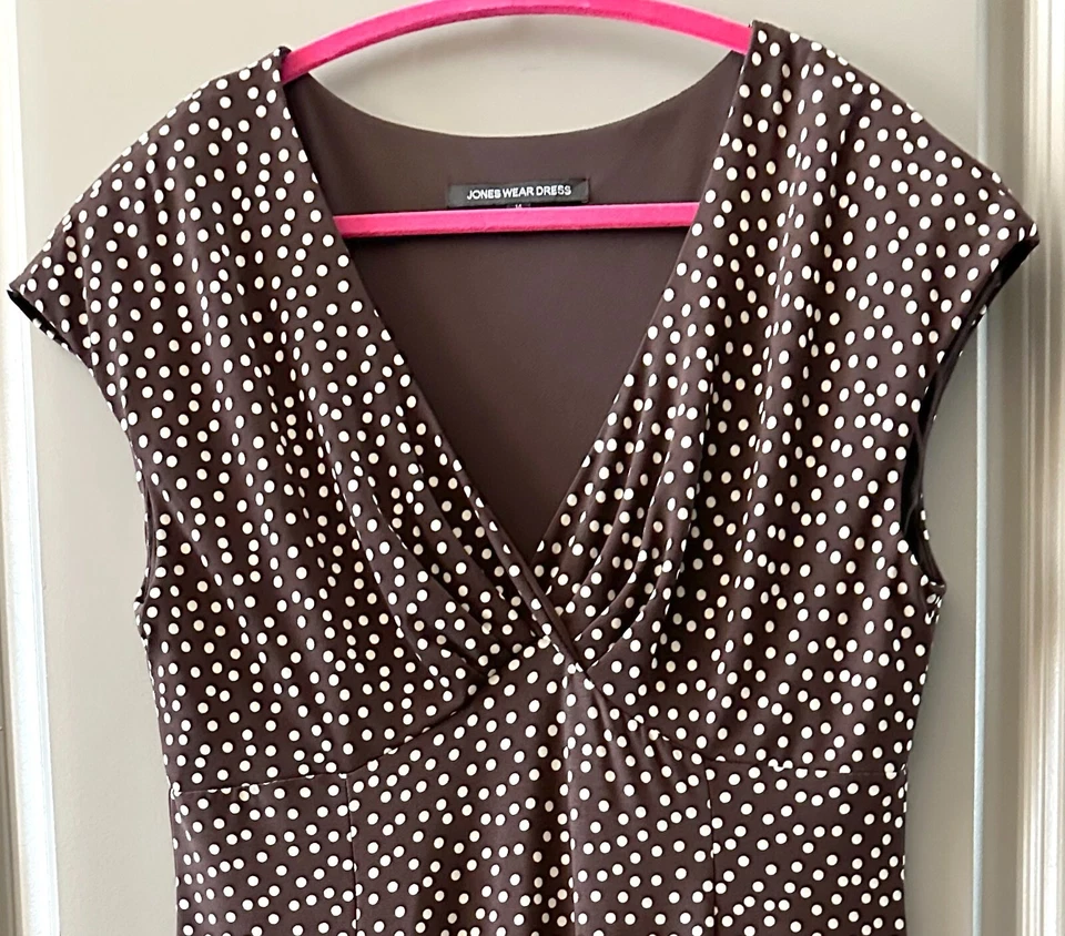 LOVELY JONES N.Y.  BROWN V NECK DRESS, CAP SLEEVES WITH CREAM POLKA DOTS, SZ. 14 - Image 2 of 4