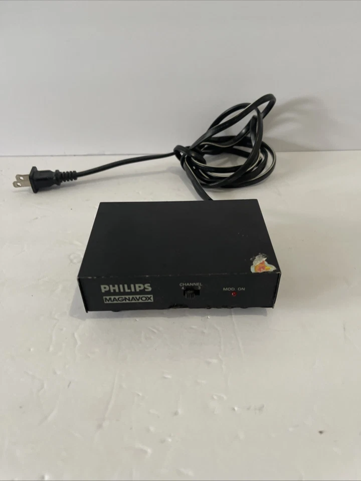 Philips Magnavox RF Modulator PM-61138 A/V Switch Box - Image 2 of 4