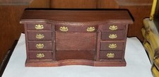 VINTAGE SONIA MESSER CASA DELLE BAMBOLE MINIATURA CREDENZA IN MOGANO CHIPPENDALE Columbia
