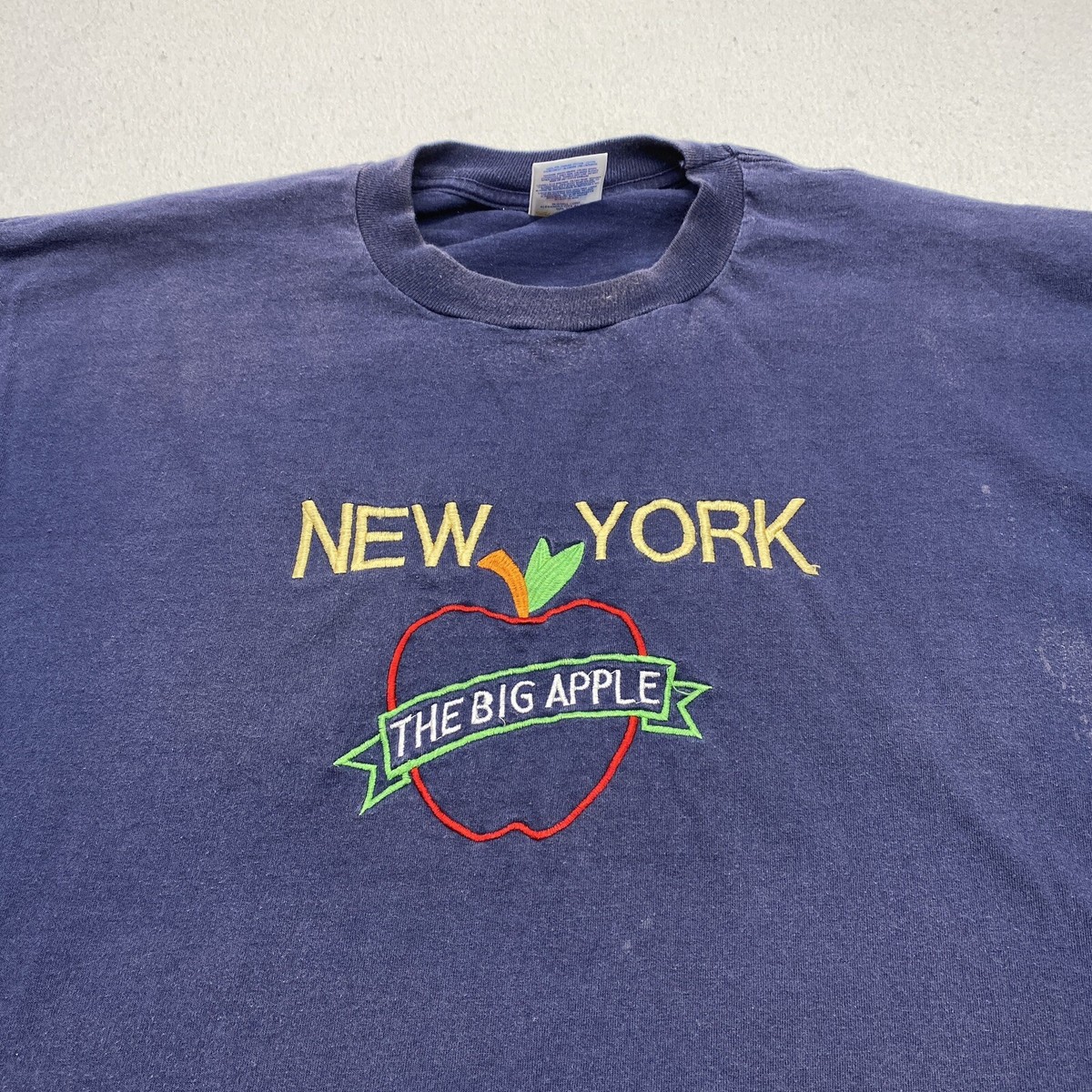 80s The Big Apple Tシャツ Big Apple Tshirt. New York City by Worn Free. NY Tee.