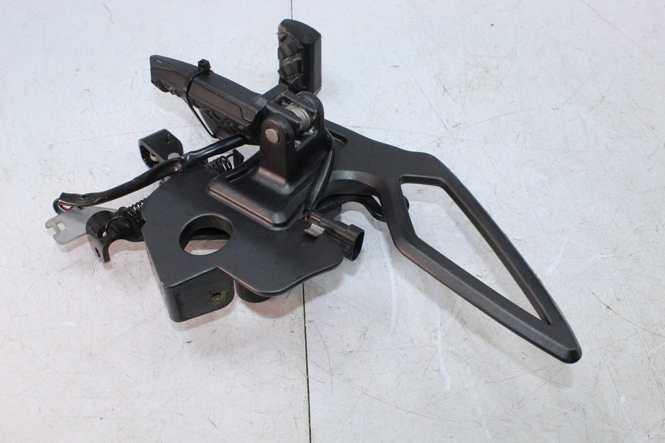 Can-am Spyder RS-S SM5 2012 reposapiés delantero izquierdo clavija paso 705004673 Foto 4 de 4