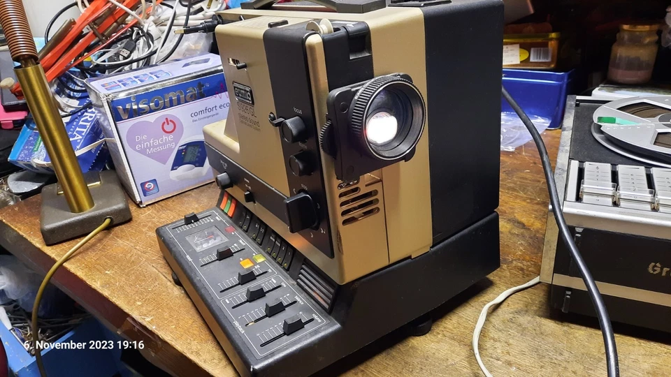 Guter EUMIG S926 GL Stereo Sound  Universal Filmprojektor, Optical Level System - Bild 2 von 4