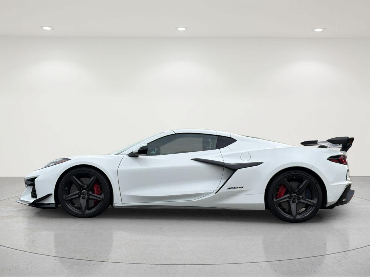 2024 ARCTIC WHITE Chevrolet Corvette   | C8 Corvette Photo 2