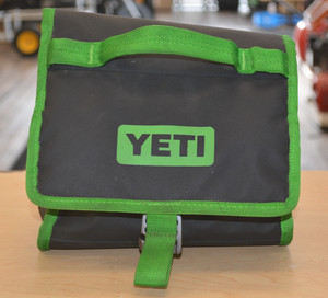 Yeti Daytrip Lunch Bag *Pre-Owned* Free Shipping