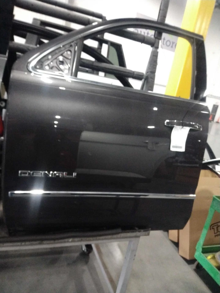 Conjunto de puerta delantera izquierda usado se adapta a: GMC Yukon XL 1500 2017 grado delantero izquierdo Foto 2 de 4