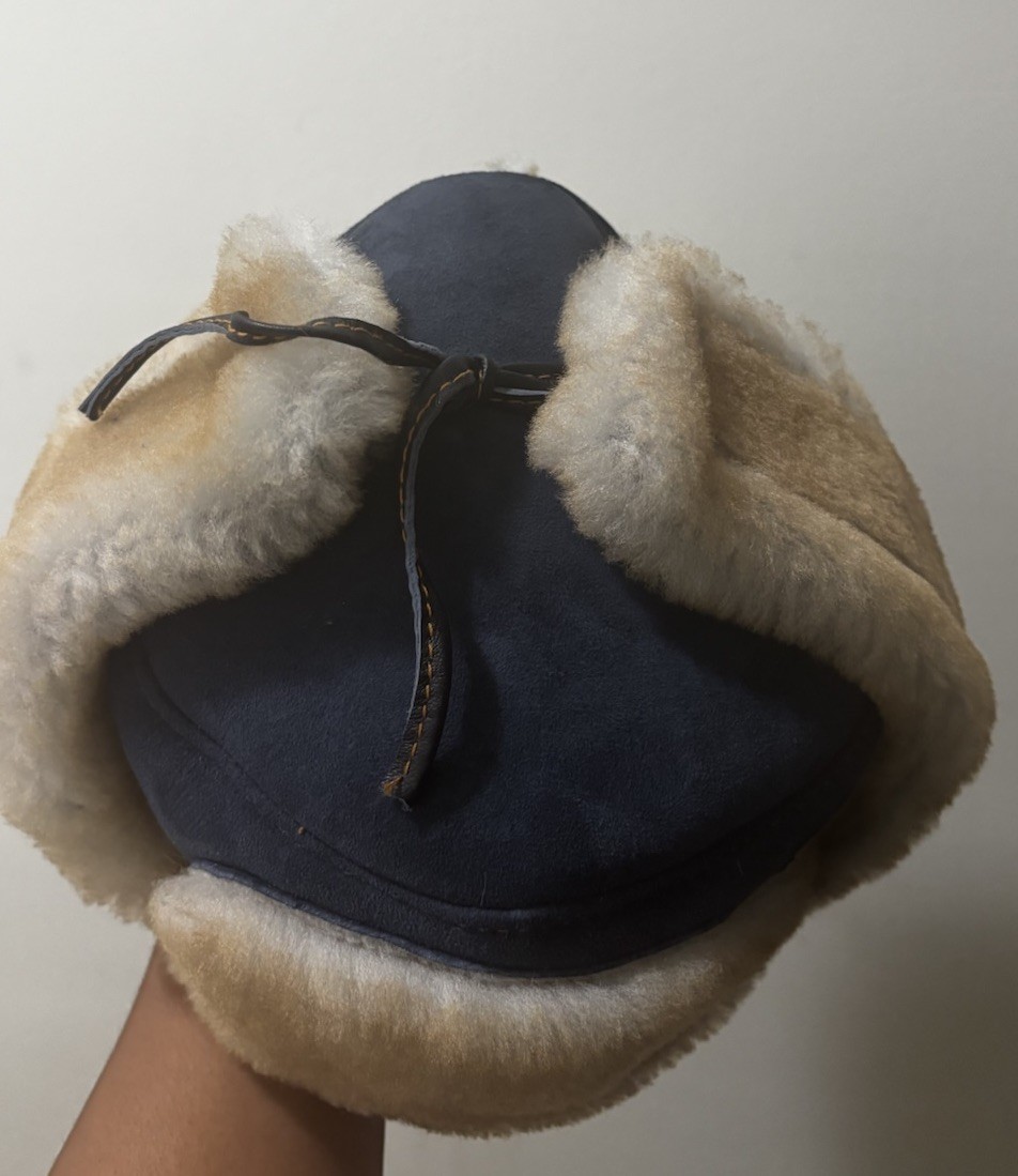 Chic Shearling Jacket With Matching Hat - image 5