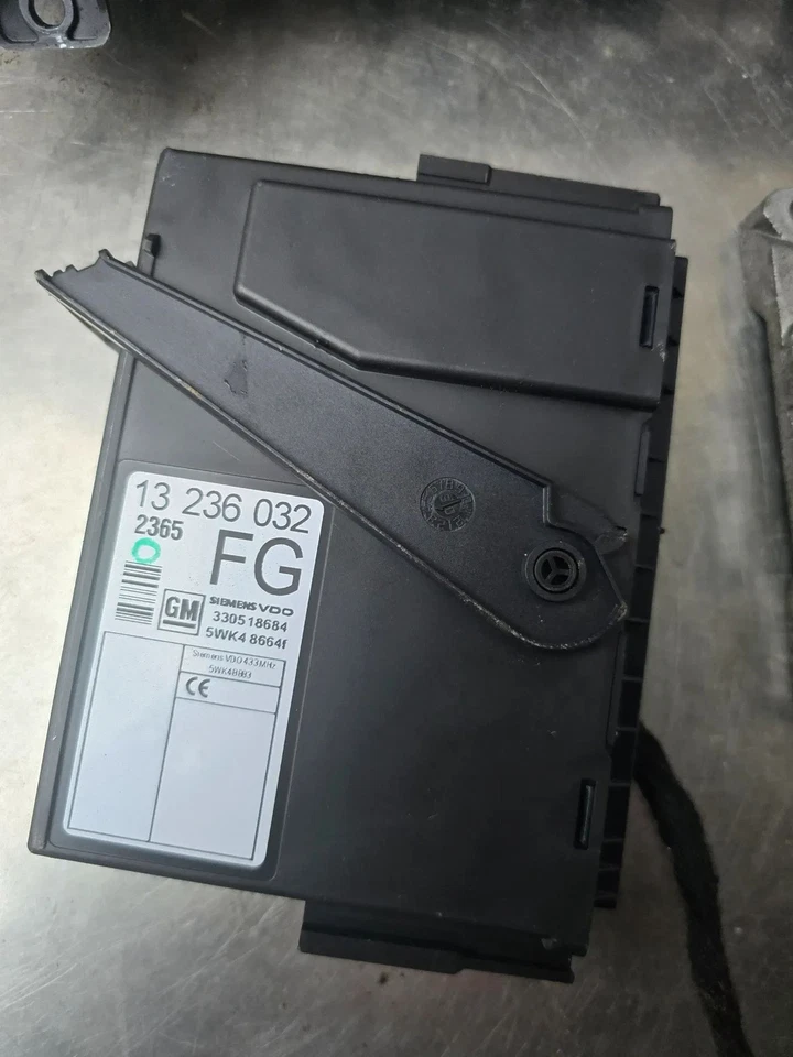 MOTORSTEUERGERÄT Opel Corsa C (F08/68) 2006 0261208253 - Bild 2 von 4