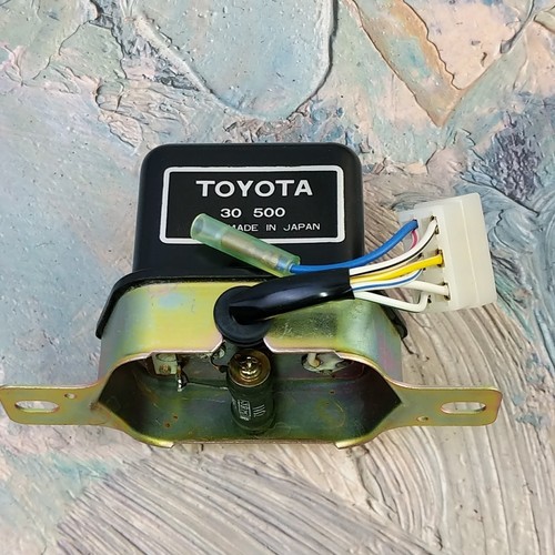 Bosch 30500 For Toyota Carina Celica Land Cruiser MkII Crown Voltage Regulator - Picture 2 of 10