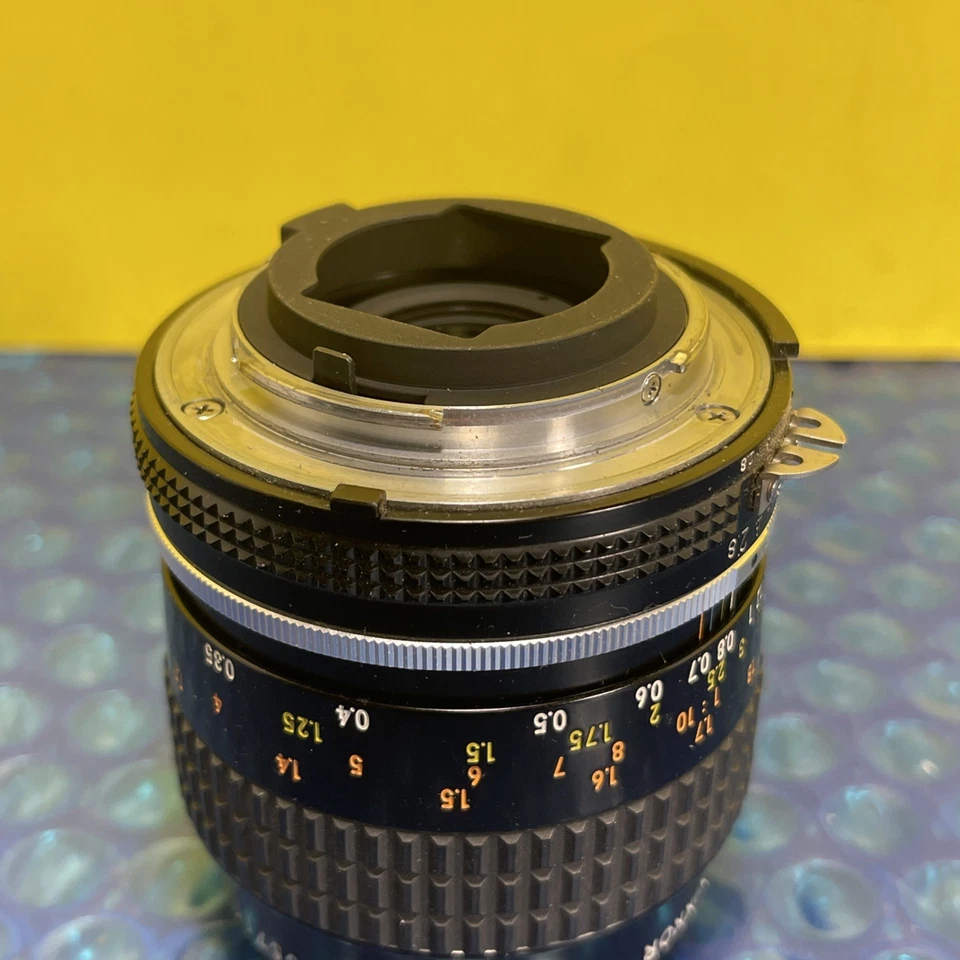 Nikon Micro-Nikkor 55mm f2.8 AI-S Hombre. Lente de enfoque - enfoque suave con bolsa Foto 4 de 4