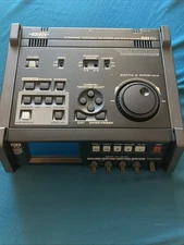 Roland Edirol R-4 Pro  Portable 4-channel recorder W/ USB cable