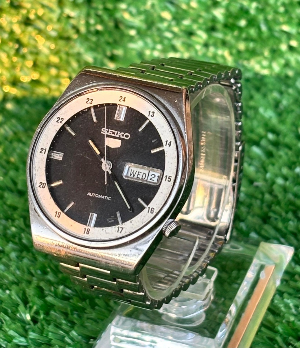 Original Seiko 5 Automatic - Rare Black Dial - Vintage Men's Wrist