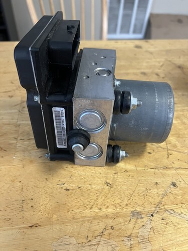 2014 12 13 14 15 Chevy Camaro ZL1 ABS Brake Pump Module #0143 J5 - Picture 3 of 6