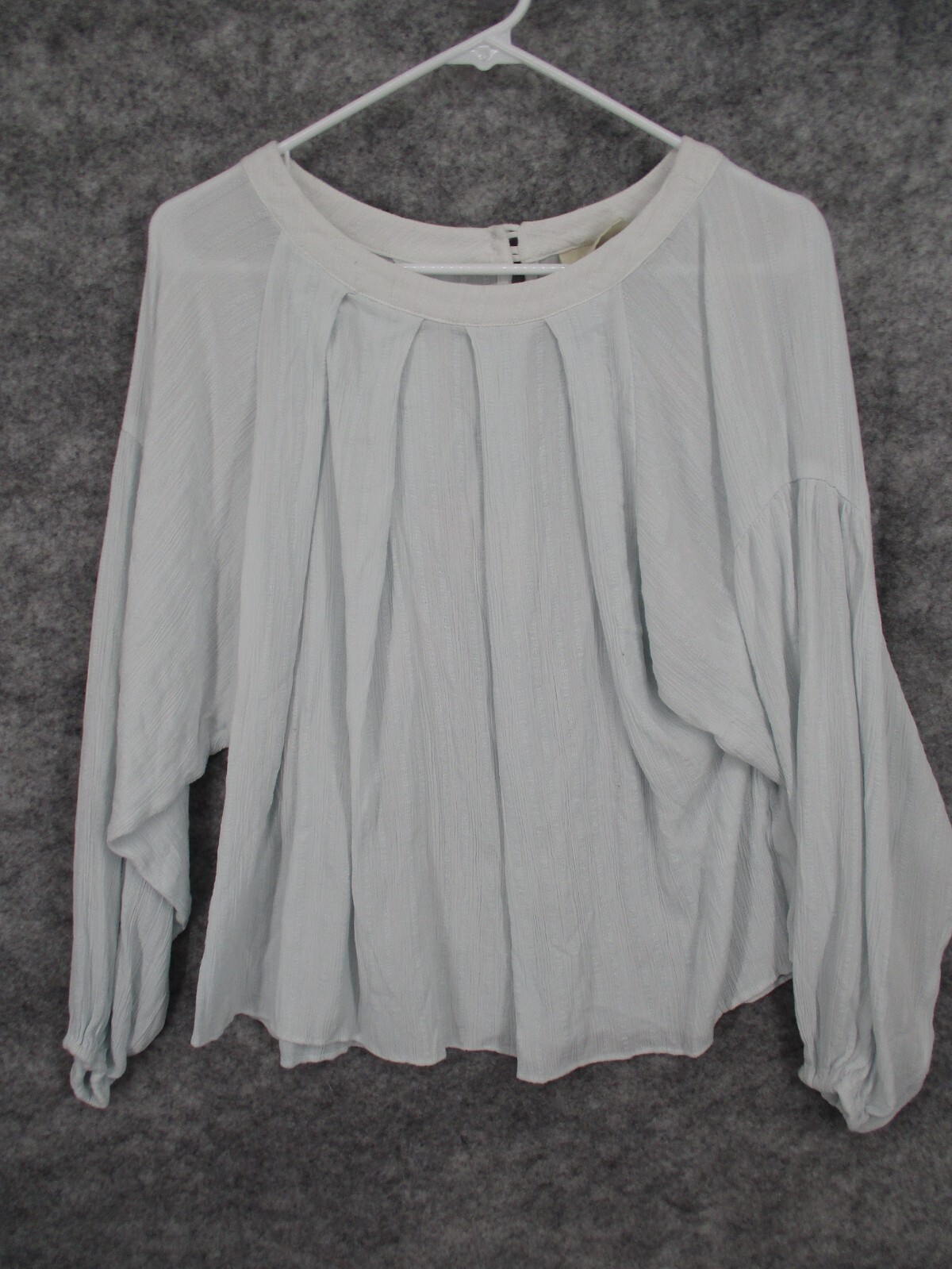 Universal Thread Women's Top Medium Flowy Keyhole… - image 3