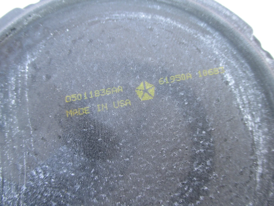 克莱斯勒 Sebring 空气过滤器全新正品 Oem Mopar 05011836AA 2001 - 2006 — 第 3/4 张图片