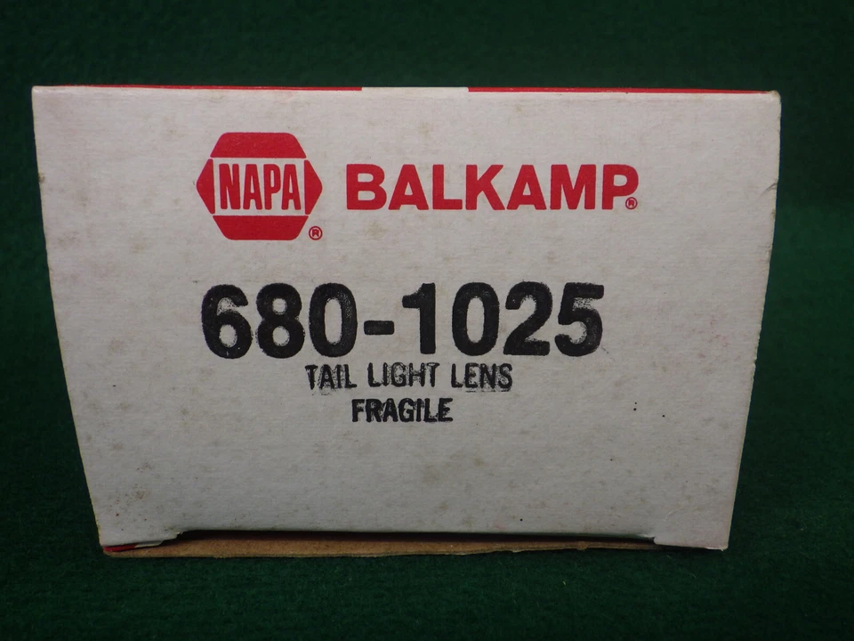 Lente de lanterna traseira NORS Napa 680-1025 serve para 1956 Chevrolet Bel Air, Bullet - Imagem 2 de 4