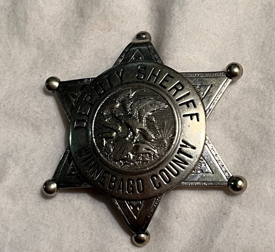 OBSOLETE VINTAGE DEPUTY SHERIFF BADGE WINNEBAGO COUNTY POLICE ILLINOIS