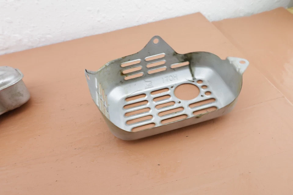 Máquinas de patio 11A-02M2700, MTD 1R61NU cortacésped OEM silenciador y protector Foto 4 de 4