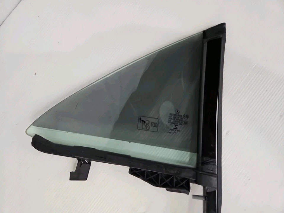 Cuarto de cristal trasero izquierdo mercedes w117 cla250 14-19 oem Foto 3 de 4