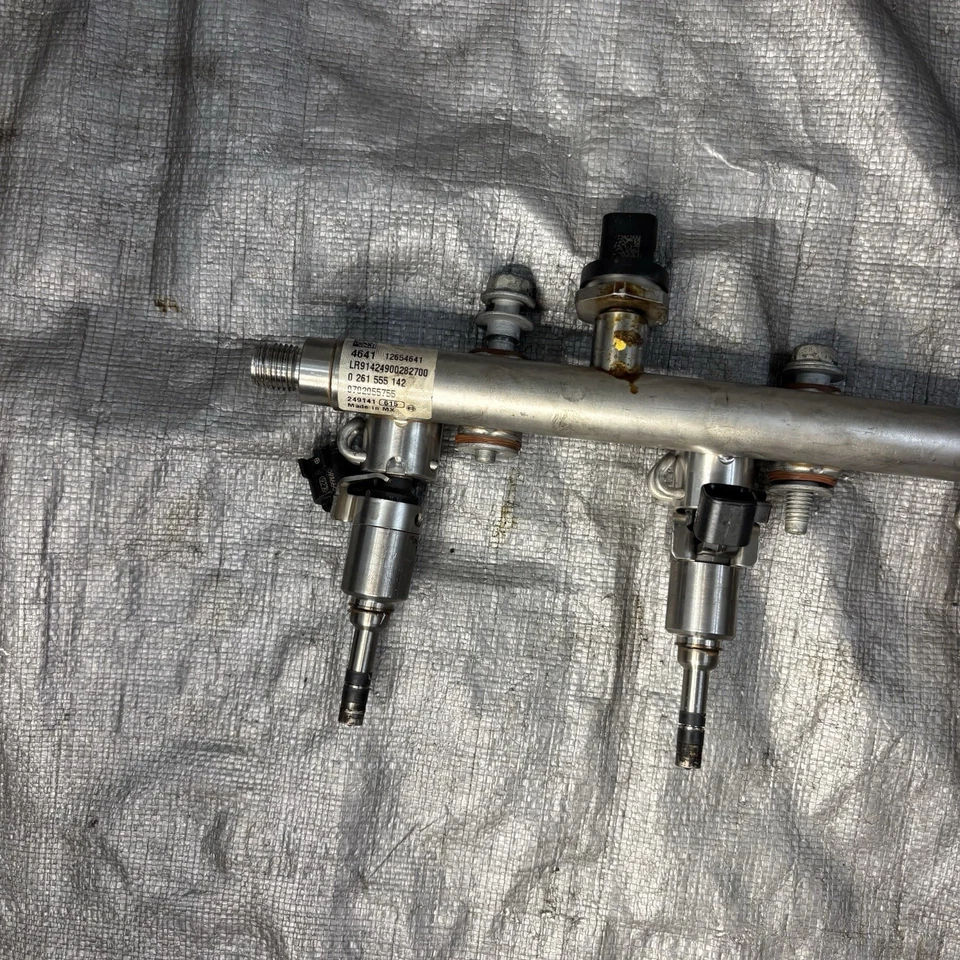 13-19 CADILLAC ATS 15-16 COLORADO 14-15 MALIBU ENGINE FUEL INJECTOR RAIL OEM - Image 4 of 4