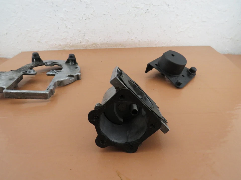 Eager Beaver 282 de McCulloch Recortadora de Cuerdas OEM Cárter 224003, 224024 Foto 2 de 4