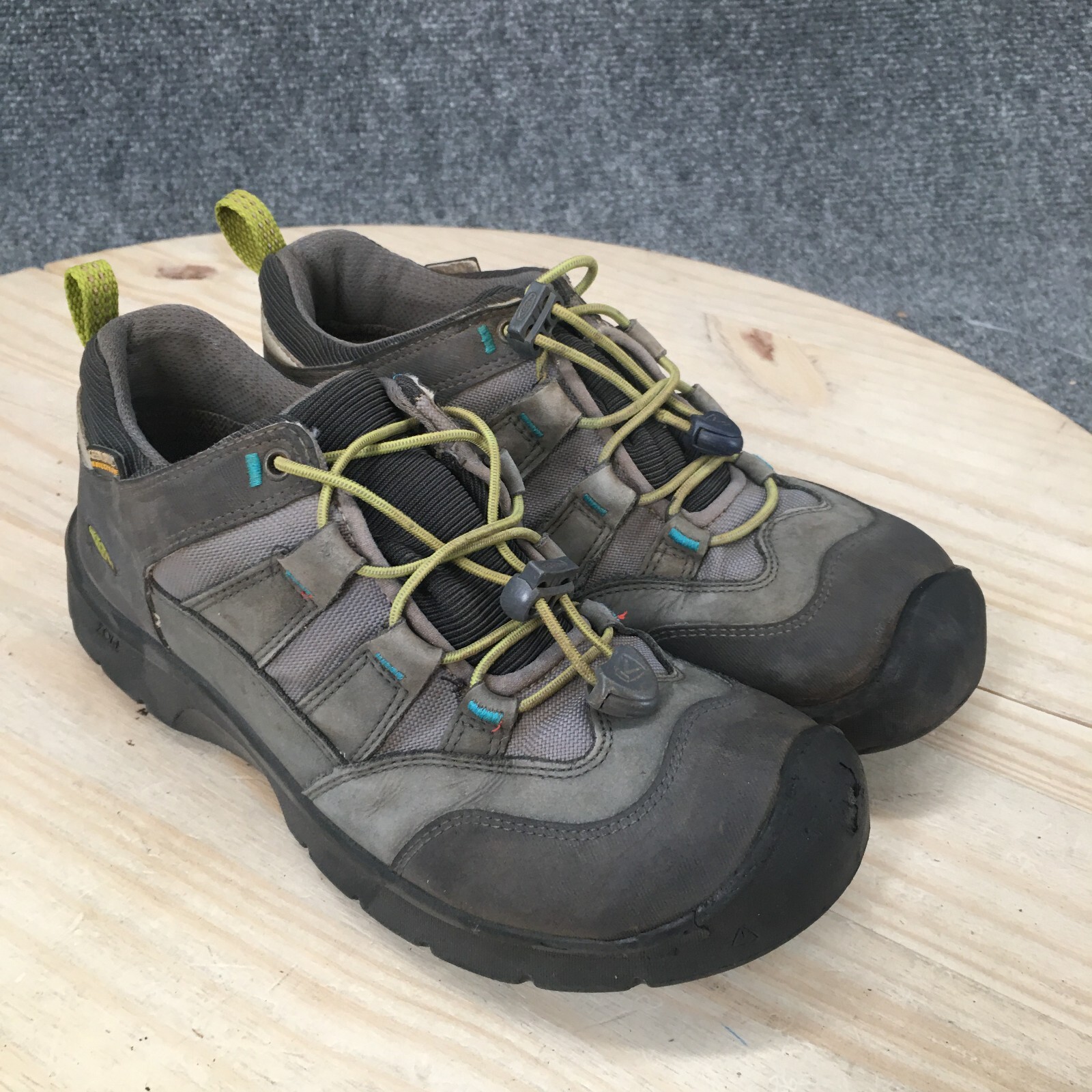 Scarpe Keen da uomo 5 scarpe da trekking impermeabili grigio pelle stringate punta rotonda basse