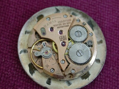 * Croton  17 Jewel Wrist Watch Movement  R34/E120  RUNS !    ..L3923