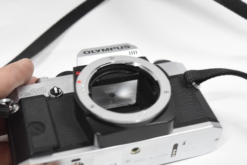 Olympus OM20 35mm SLR Film Camera with OM-System Zuiko AUTO-S 50mm f 1.8 Lens - Picture 8 of 22
