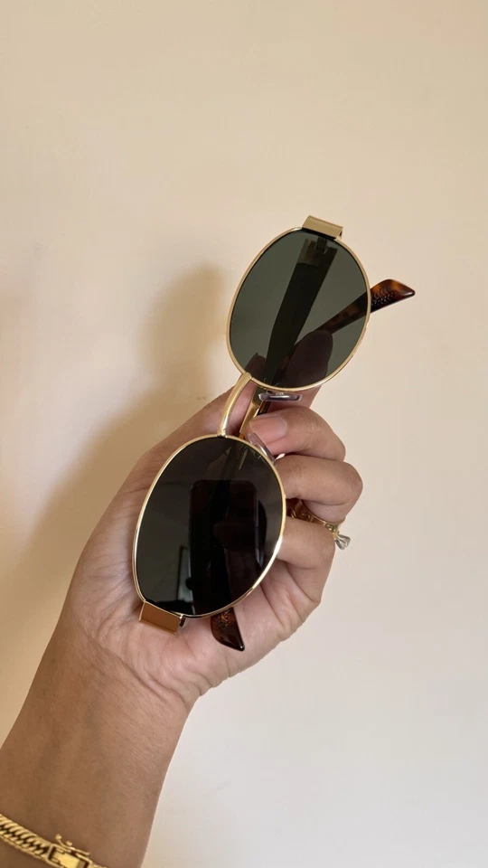 Celin's New Triomphe Arch Sunglasses - image 3 of 4