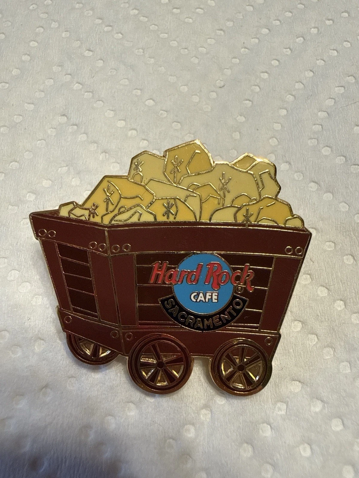 Hard Rock Cafe Sacramento Wagon Pin Gold Rush Mining Cart (Lot# 1083)