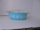 Vintage PYREX Snowflake Oval Turquoise 1.5 Quart Casserole Dish #043 With Lid