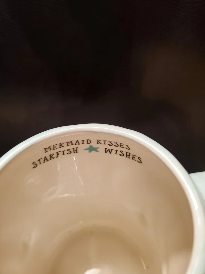 Taza de café Seafoam con forma de sirena "BESOS DE SIRENA DESEOS DE ESTRELLAS DE MAR" 4 7/8" Foto 4 de 4
