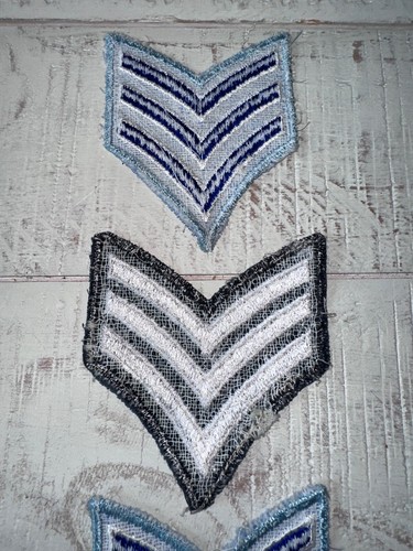 Vintage Lot of 3 United States Army Sergeant rank chevon strip patches - Picture 6 of 7