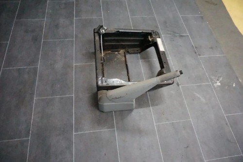 VW T5 Multivan SITZKONSOLE SITZ KONSOLE vorne links 7H1881677H Schwarz